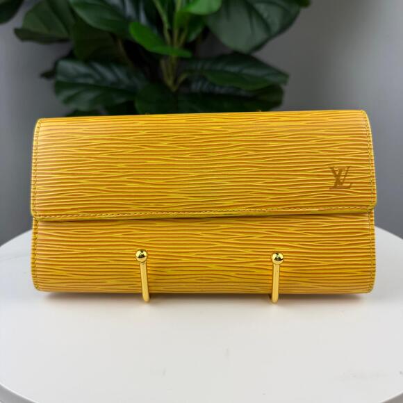 💎✨ Authentic Louis Vuitton Yellow Epi Leather Sarah Long Wallet - Picture 1 of 7